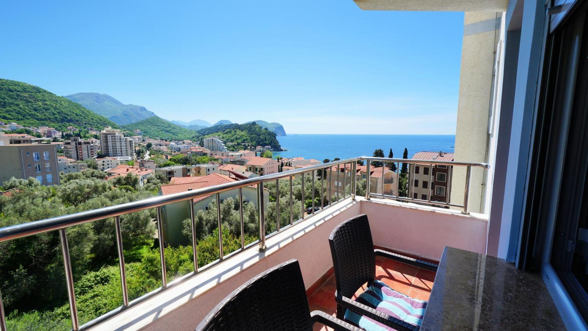 Medin Apartments Bluvista Petrovac Exterior photo